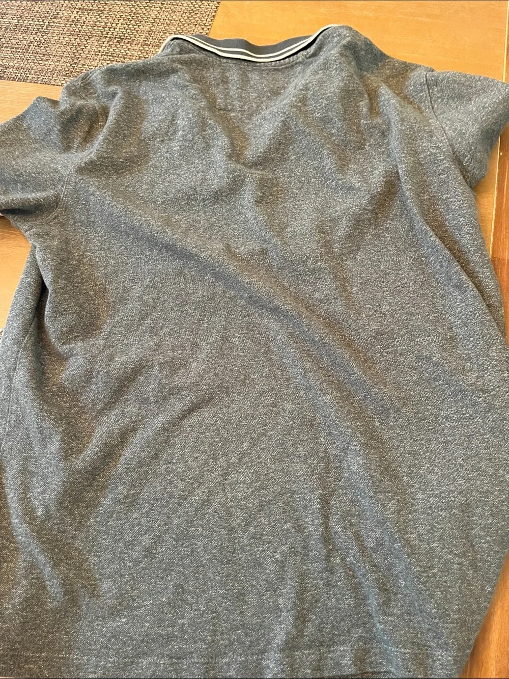 Banana Republic Men’s Gray Pique Polo with m Stripe Collar. Organic cotton